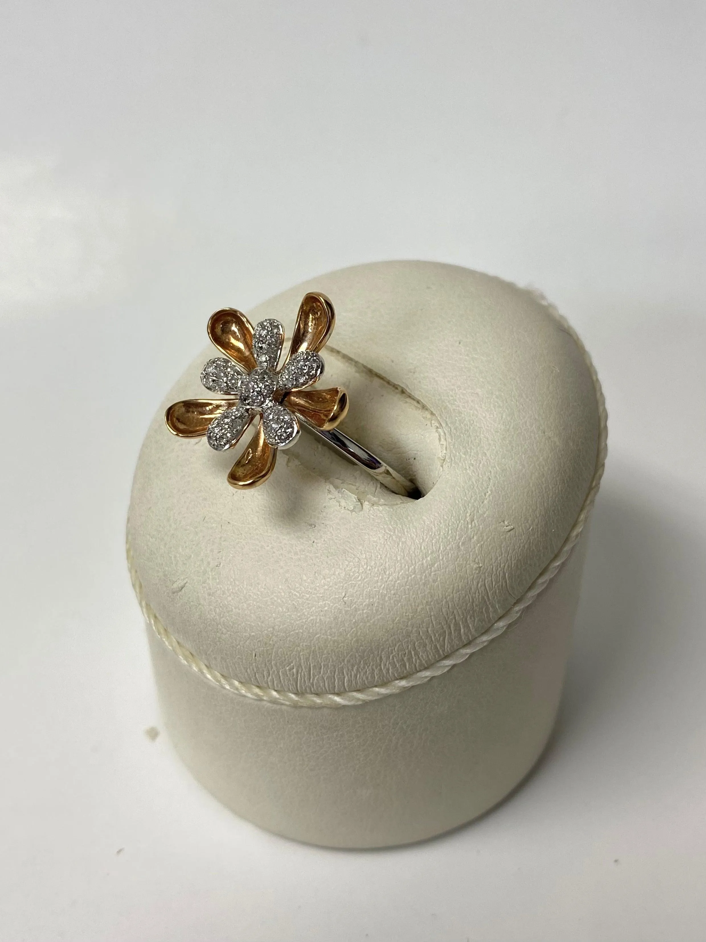 14K Gold and Diamond Flower Ring