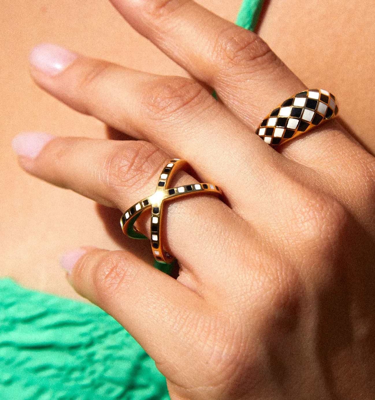 Criss Cross Checker Ring